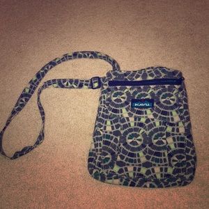Kavu cross body purse
